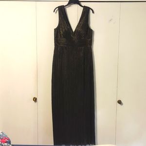 Jessica Howard Black and Gold Ball Gown Size 14